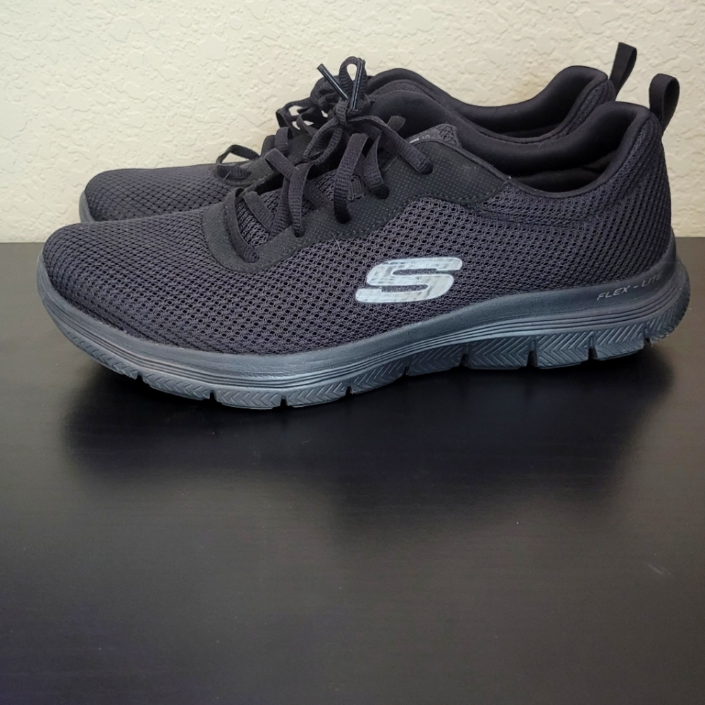 Sketchers sneakers